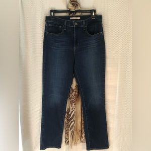 LEVIS!!! Hardly worn and like new! Levi’s 724 High Rise Straight W30 L28